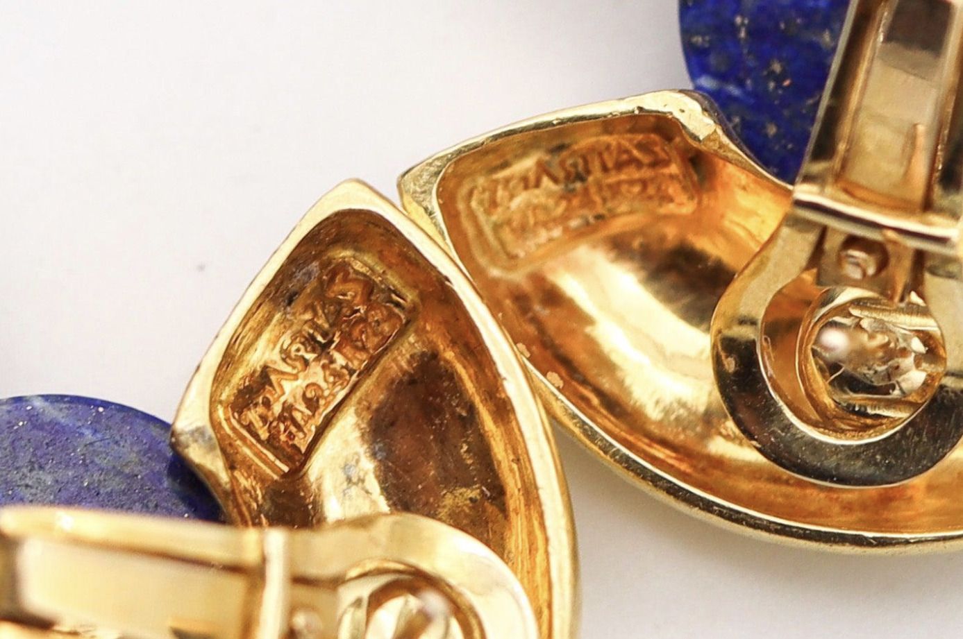 Signature de la maison Zolotas