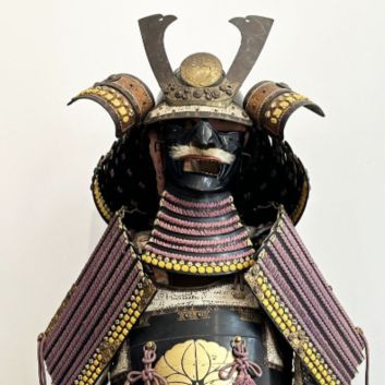 JAPAN Japanese armor: eight-lamellar iron kabuto