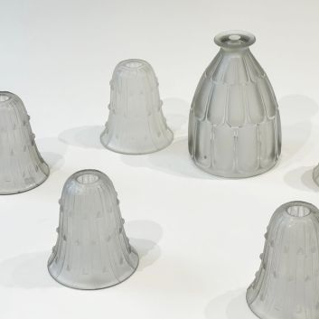 René LALIQUE (1860-1945) Suite of six Savergne crystal glasses