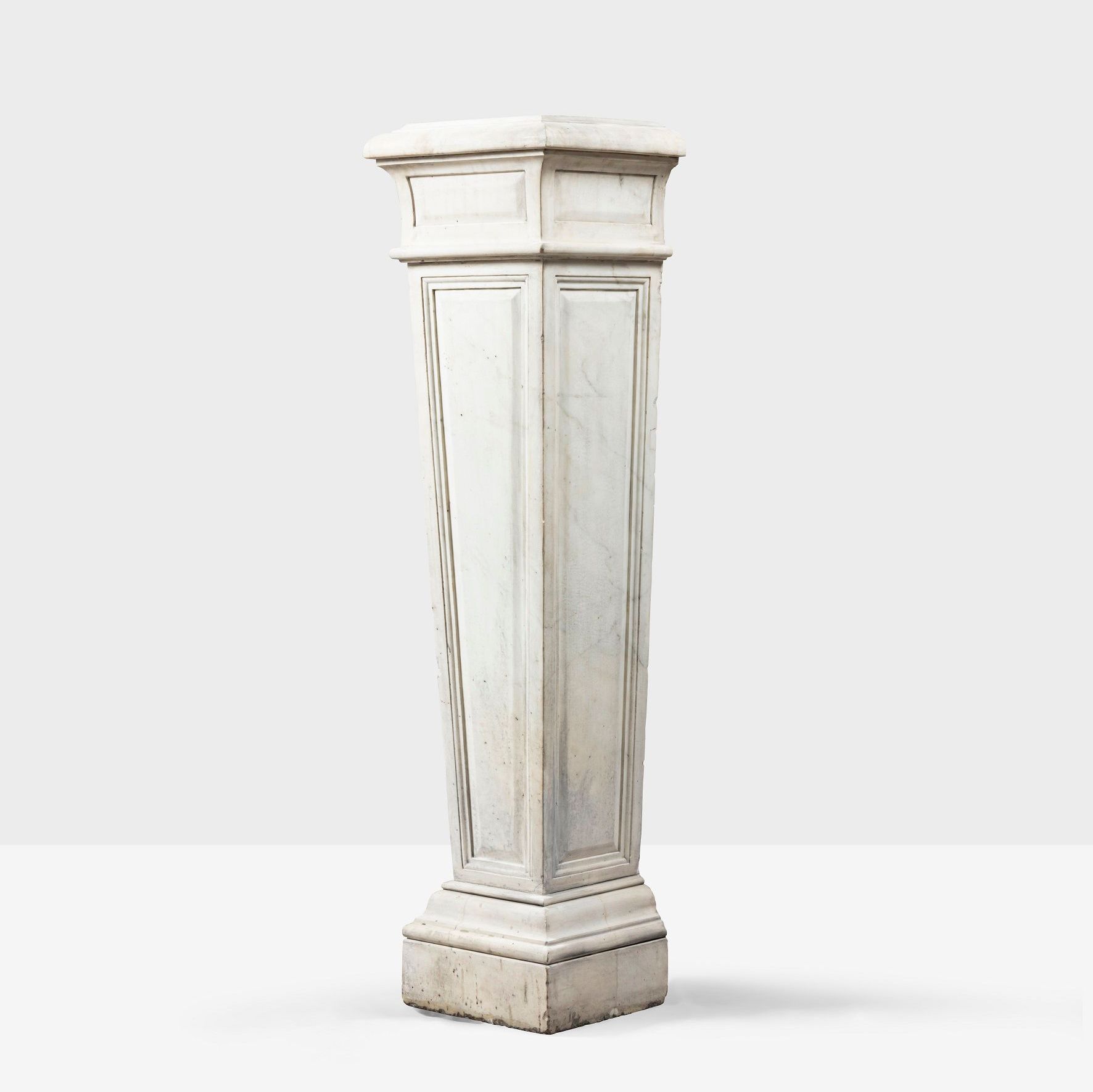 Marble column in the Louis XVI style, 19th century