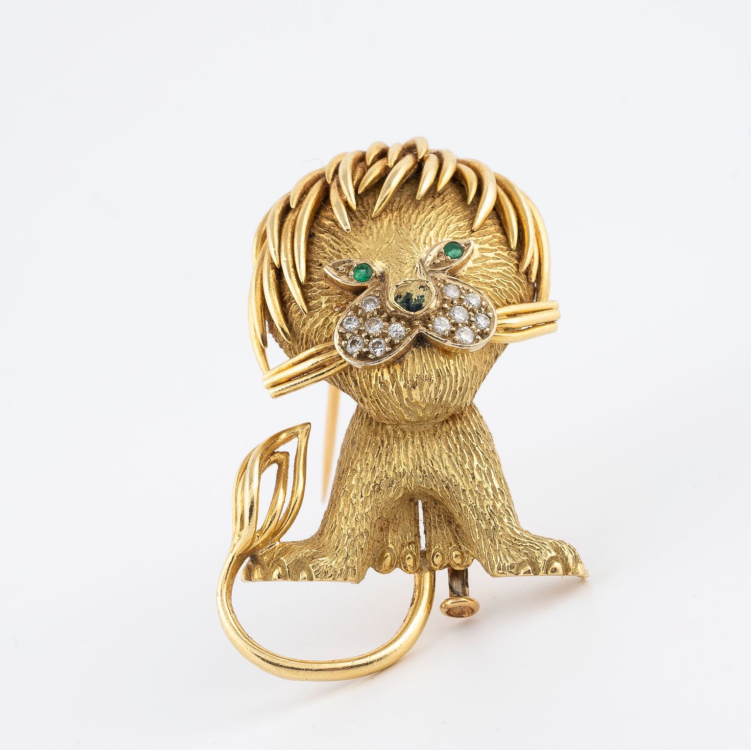 Van Cleef & Arpels, lion brooch in yellow gold and diamonds