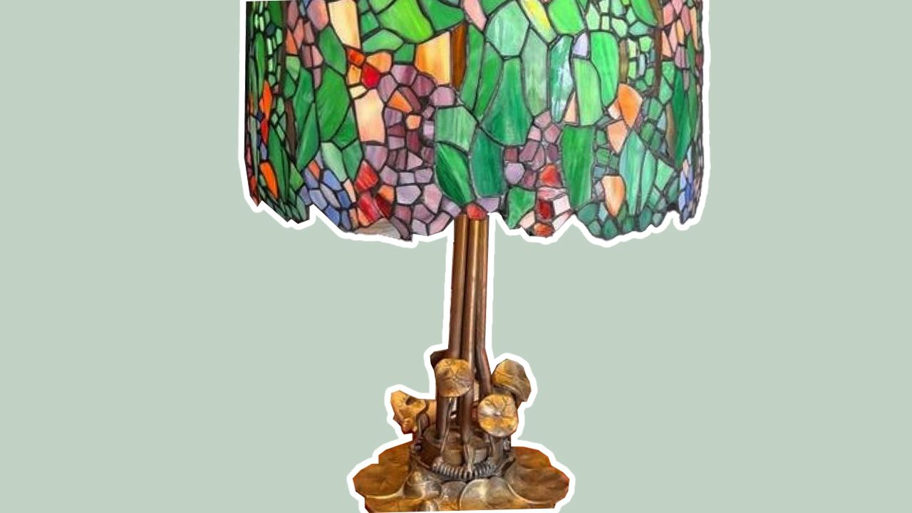 Tiffany stained glass lamp