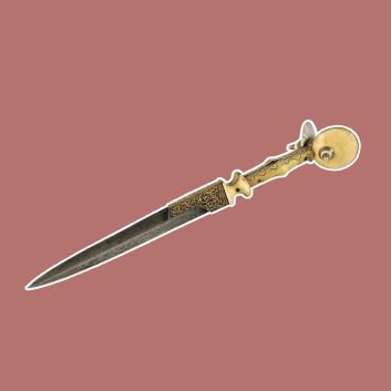 Dagger with ears in the taste of the work of Diego Caias. Mounted in iron damascene, ivory and silver.