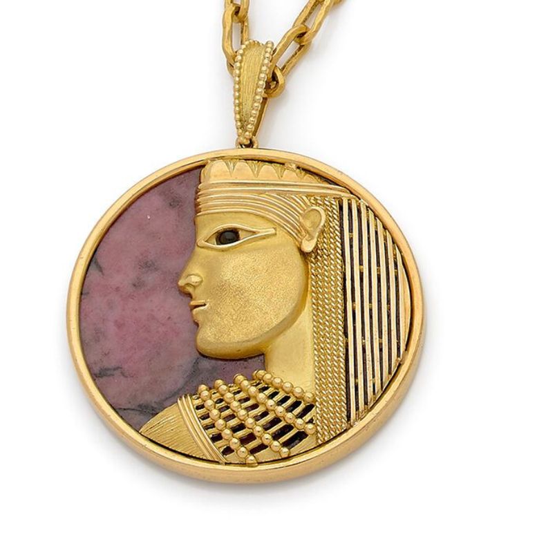 Jean Mahie, gold pendant