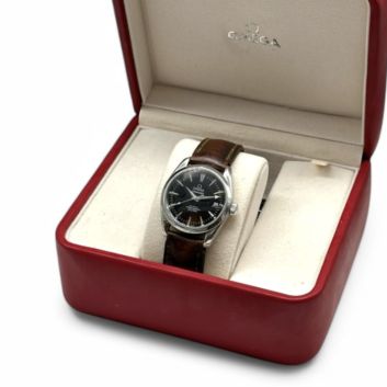 OMEGA SEAMASTER CO-AXIAL Montre bracelet en acier, cadran noir laqué, minuterie blanche