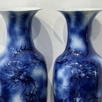JAPAN, probably Arita, 19th / 20th century (?) Pair of porcelain baluster vases decorated in cobalt blue