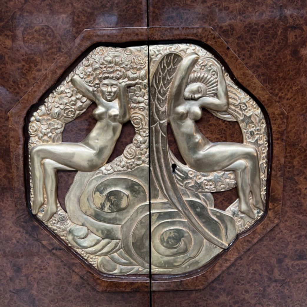 Ruhlmann furniture, detail