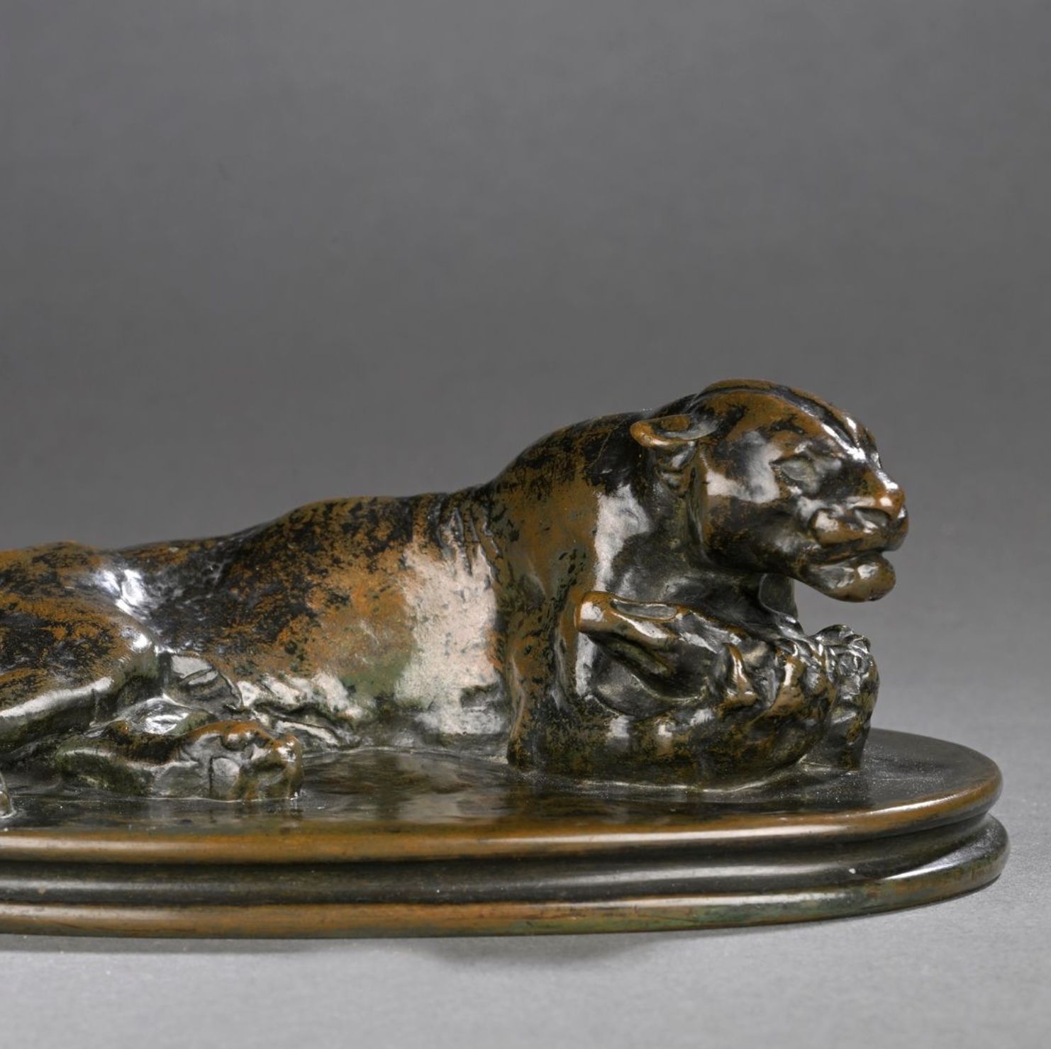 Barye, lion en bronze