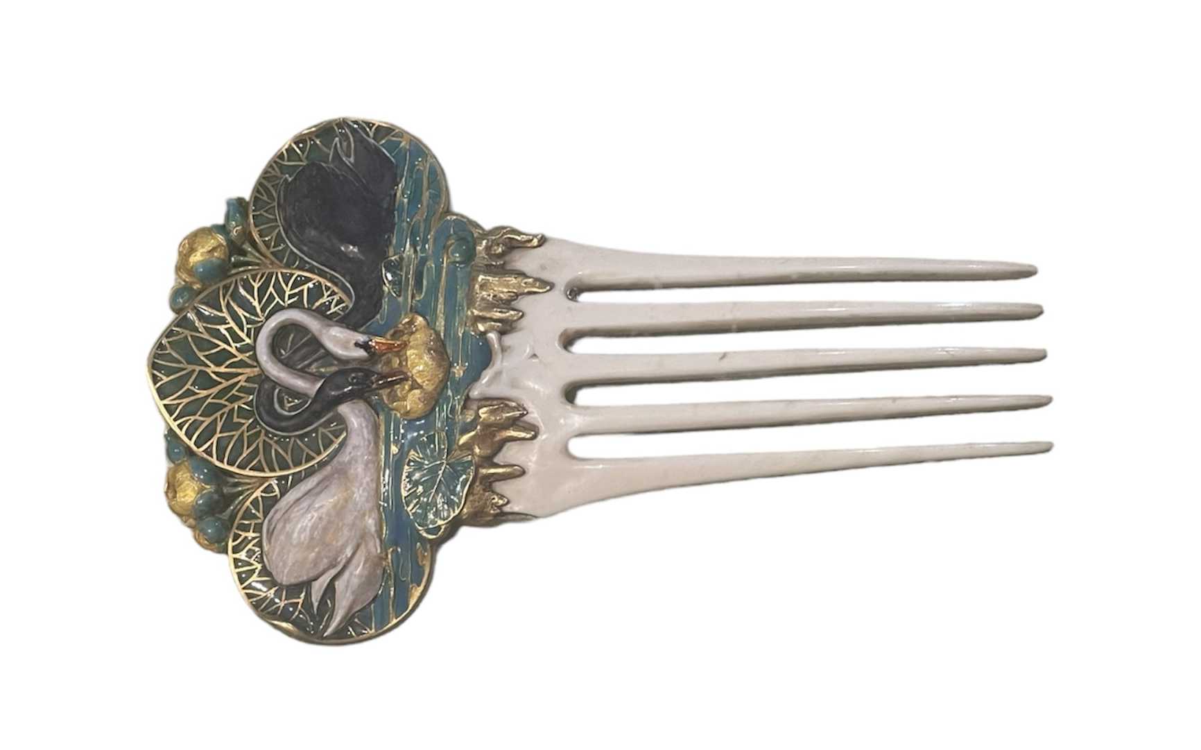 Vever, swan comb and water lilies