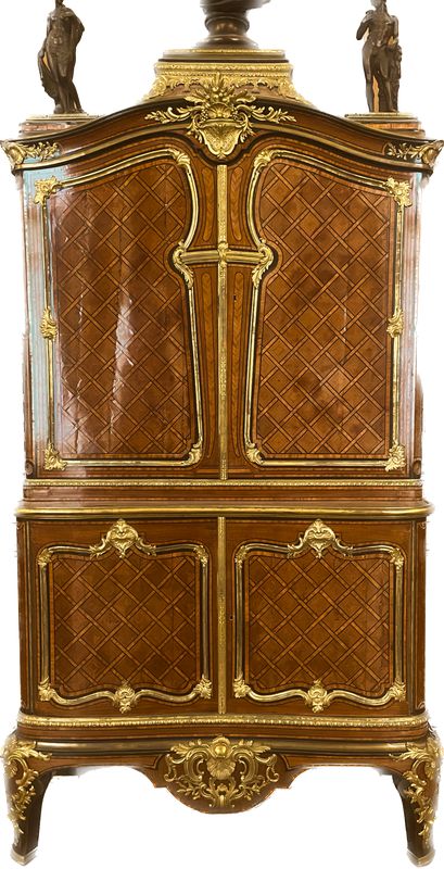 Cressent wardrobe, wood inlaid with flowers and gilt bronze