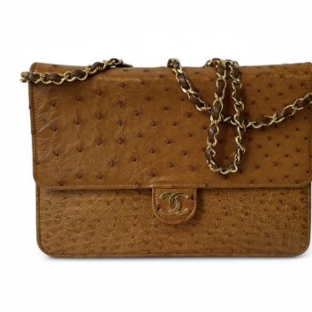 CHANEL Sac pochette en autruche naturelle, Doublure en agneau beige