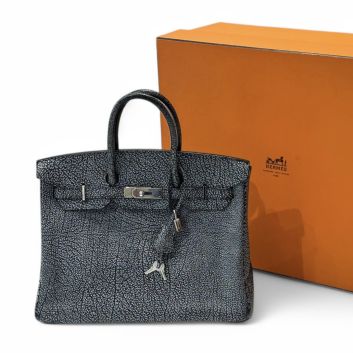 HERMÈS Sac Birkin retourné 35 cm en buffle contrasté noir et blanc « dalmatien »