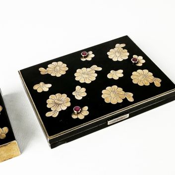 Van Cleef & Arpels, compact