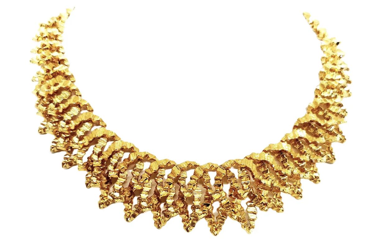 Chaumet, necklace in yellow gold