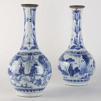 CHINA, Transition period (1630-1640) or Kangxi (1662-1722), two tulip vases