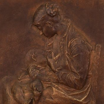 Alexandre CHARPENTIER (1856 – 1909) Émile MULLER (céramiste) « Jeune mère allaitant son enfant », modèle créé circa 1882.