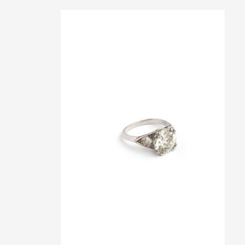 Platinum ring (850) centered with a large old-cut diamond of 4.18 carats