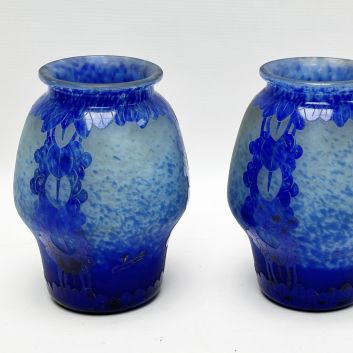 Charles SCHNEIDER (1881-1953) CHARDER FRENCH GLASS “Blueberries”, model created circa 1927-28