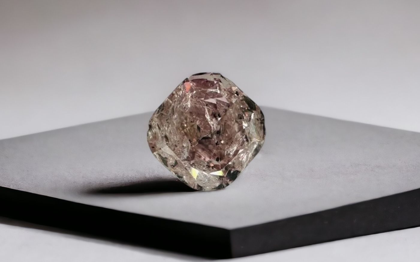 Pink diamond 0.89 carats