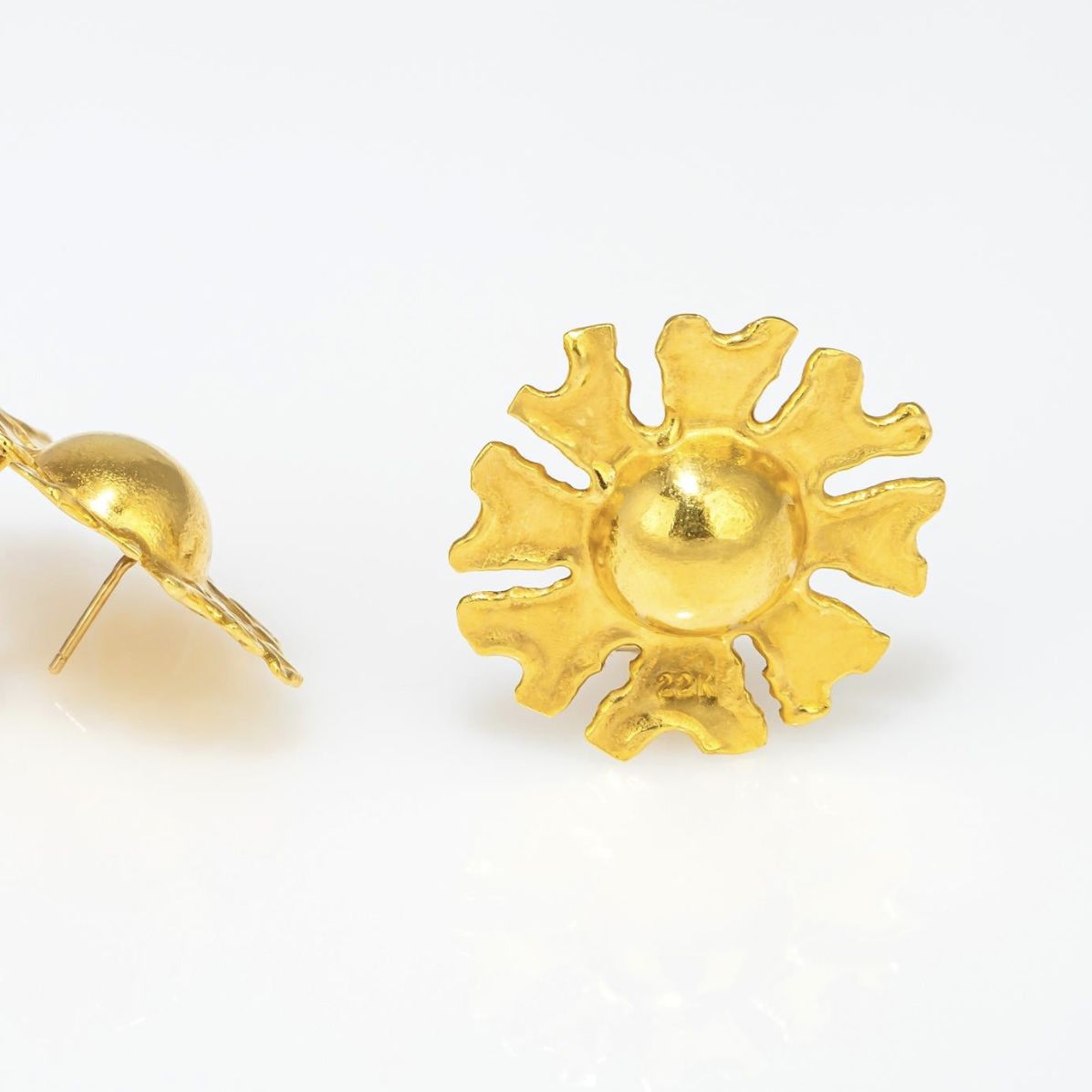 Jean Mahie, clips d'oreilles en or jaune 22 carats